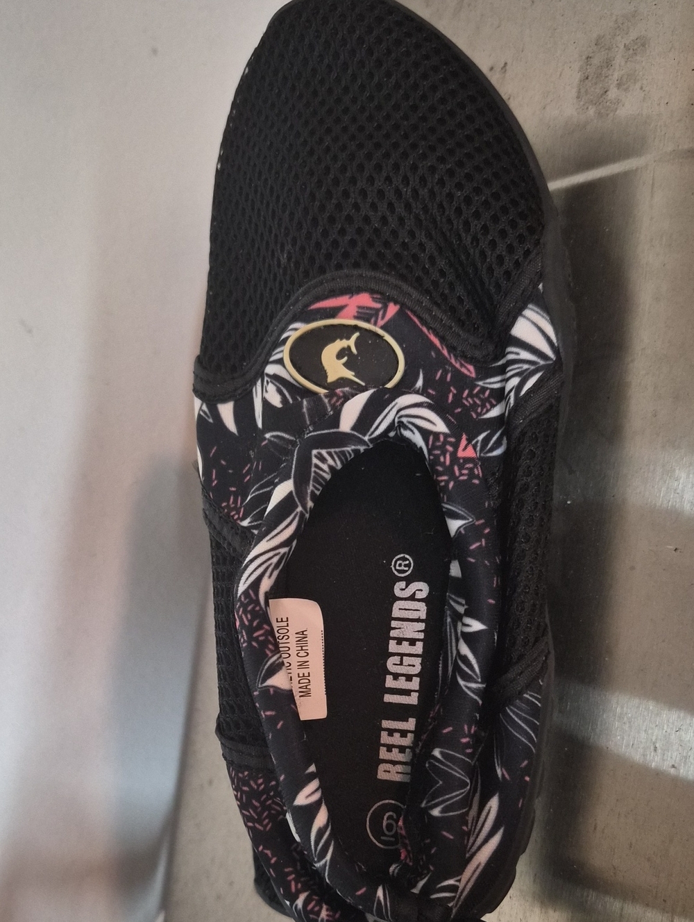 Womens Reel Legends Water Shoes Size Six